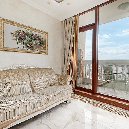 Greek Street Deluxe Apartment Odessa Buitenkant foto