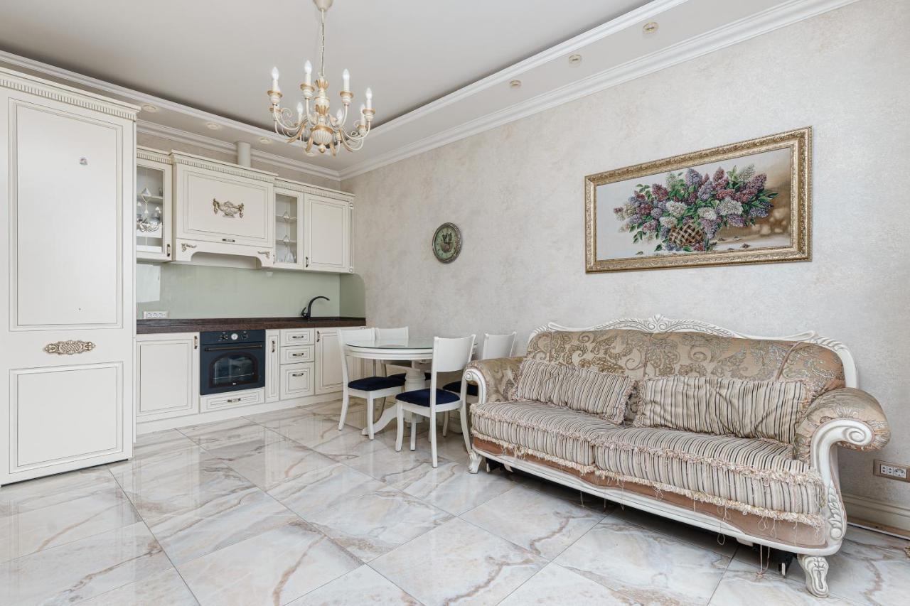 Greek Street Deluxe Apartment Odessa Buitenkant foto