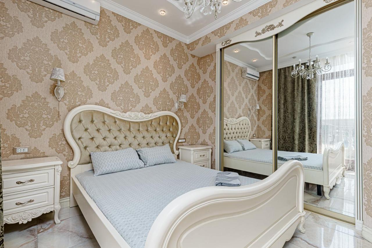 Greek Street Deluxe Apartment Odessa Buitenkant foto